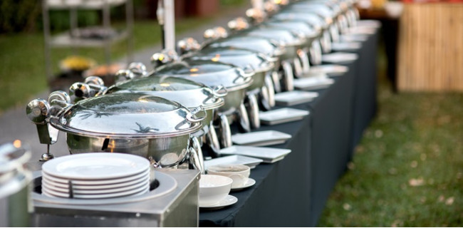 Barbecue team-building event, 400 people.